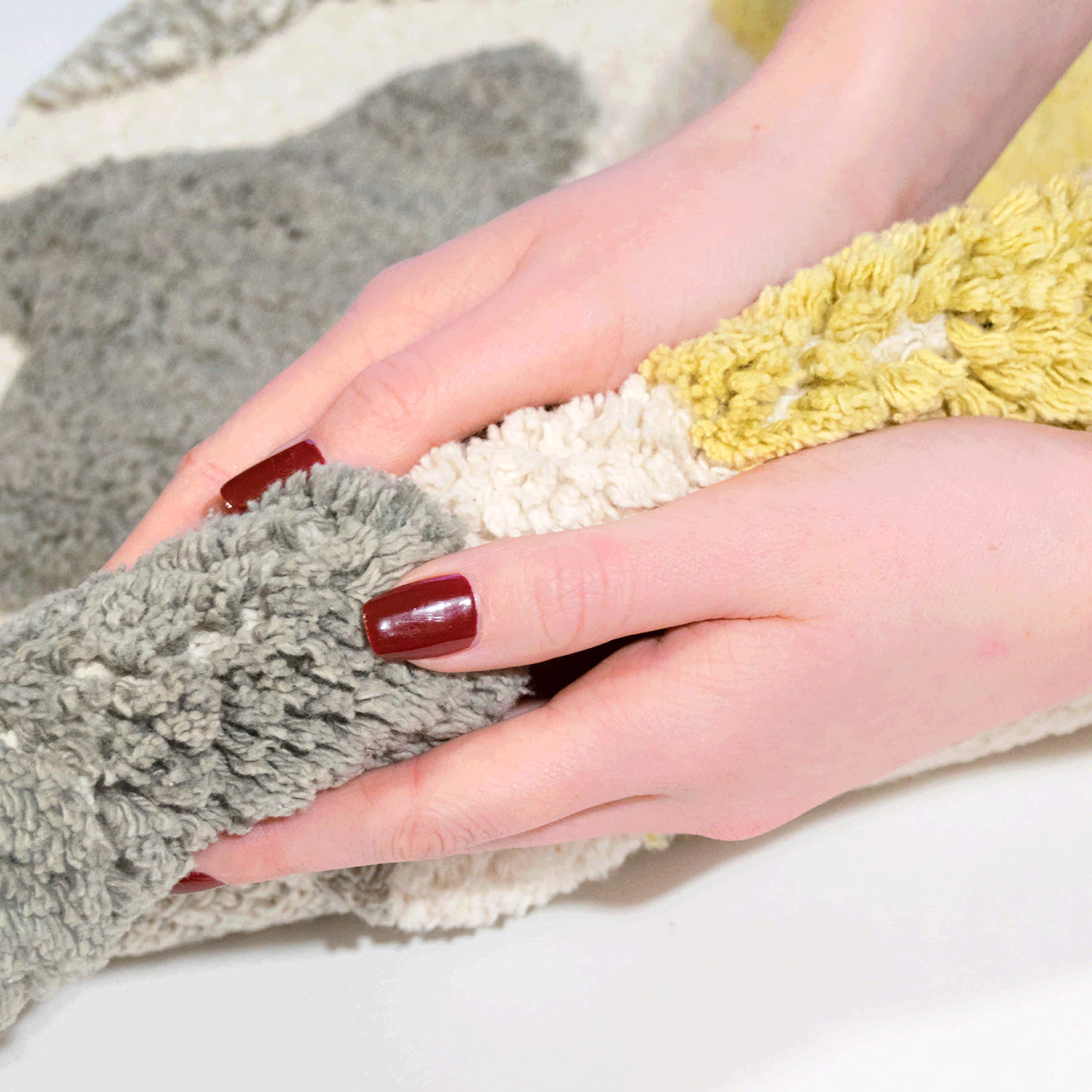 Chesapeake Merchandising 14453 Inc. Alloy 2 Piece Bath Rug Set, 21'' X 34 & 17'' X 24'', Willow